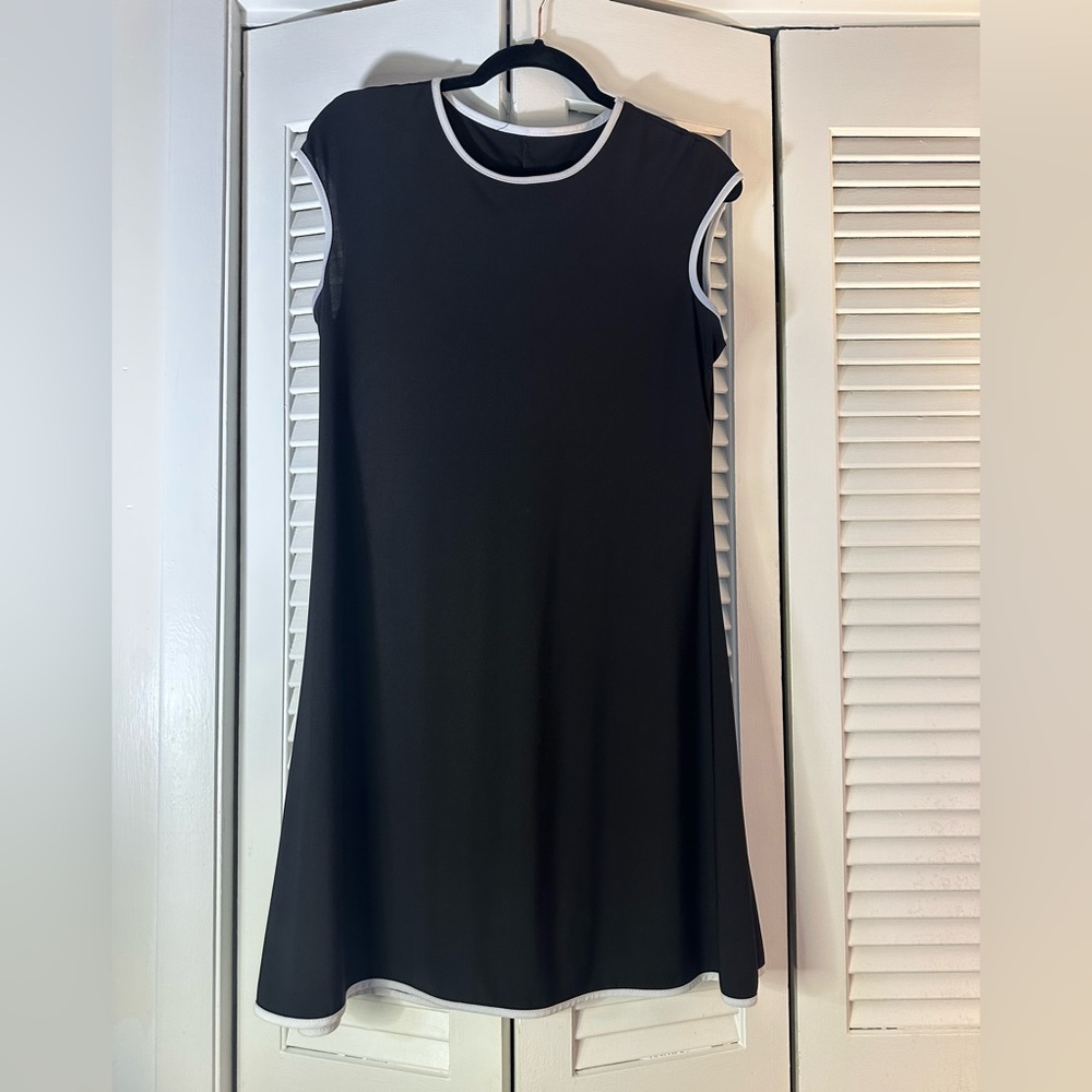 Black Sleeveless Dress
